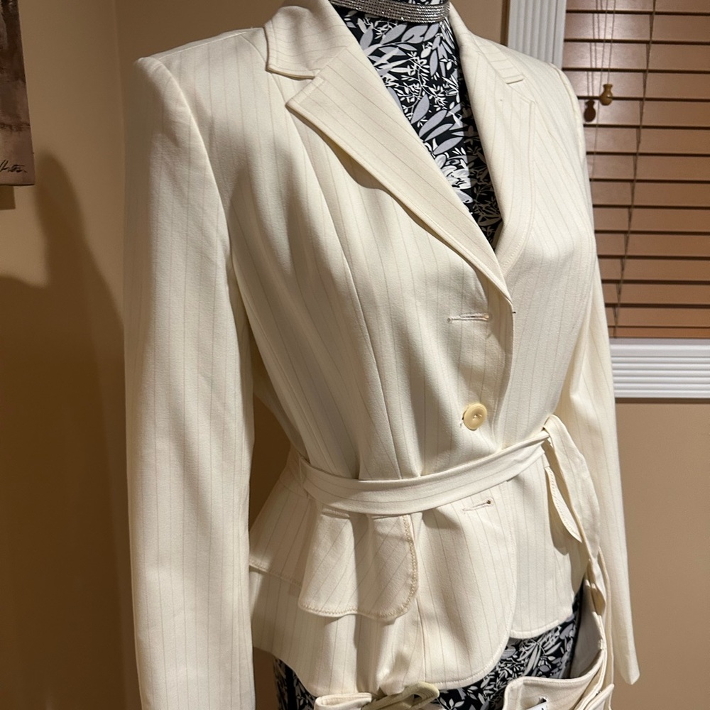 New Crème Suit